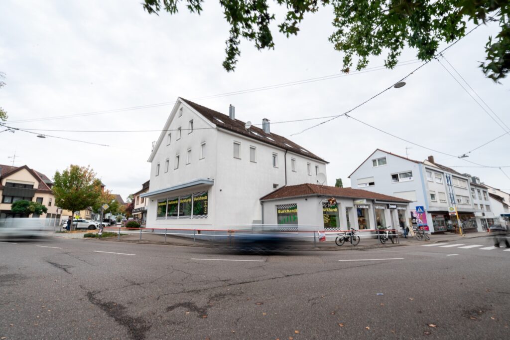 Gebäude und Straßenecke in Möhringen
